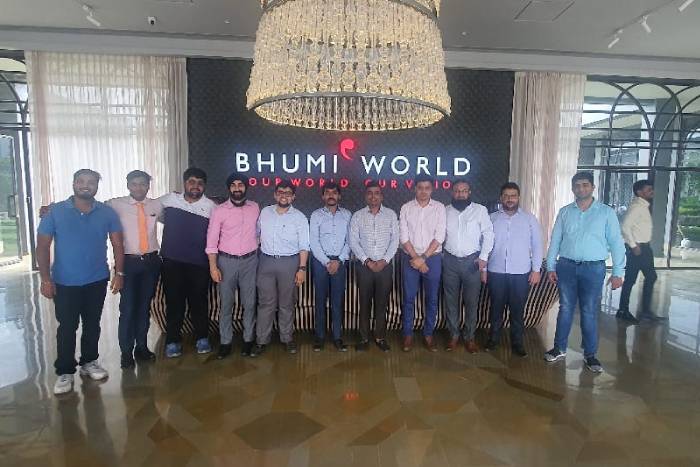 Glimpse of 9th June, 2022 1st Successful Youth Wing Study Tour at Bhumi World Logistic Park with 25+ participants in Presence of CREDAI MCHI THANE