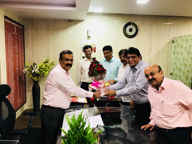 CREDAI MCHI Team Welcoming New Collector of Thane