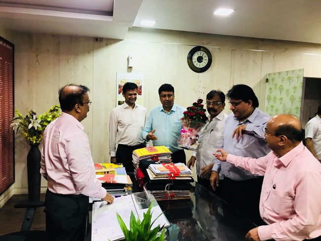 CREDAI MCHI Team Welcoming New Collector of Thane