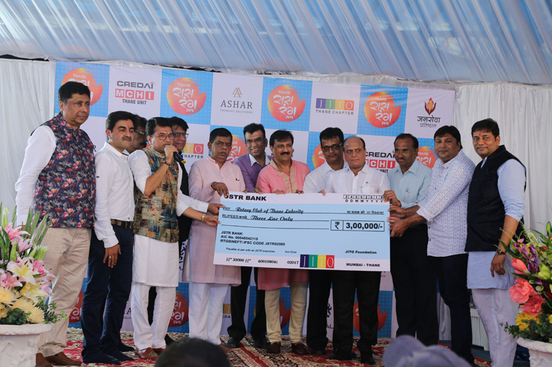 JITO-Members-Handing-Over-Donation-Cheque-to-Rotary-Club-for-Mid-Day-meal
